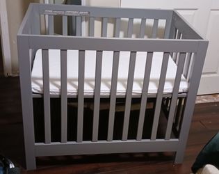 Babyletto Origami mini crib