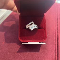 White Good Ring With Diamonds