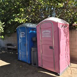Portable Restroomd/Toilets/Baños