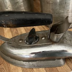 Vintage Knapp Monarch Iron