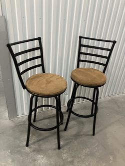 Set of two barstools