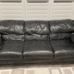 QUEEN SIZE SLEEPER SOFA BY JENNIFER LEATHER