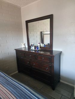 Bedroom set