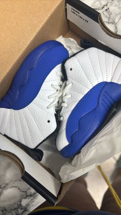 12’s Blueberry And White