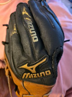 Mizuno Baseball Glove