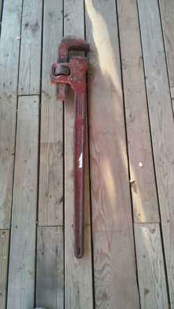 Pipe wrench