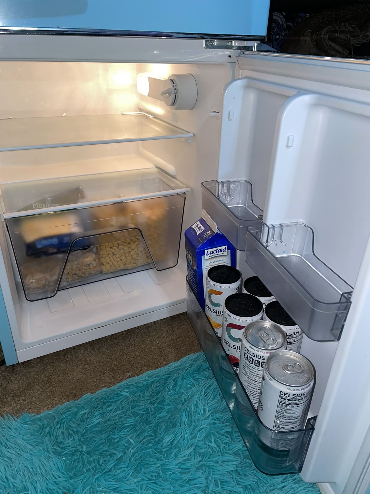 Pending Pick Up )Retro Blue Galanz Mini Fridge And Microwave Set for