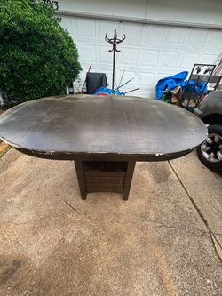 Dining Table Wood Oval Fair condition