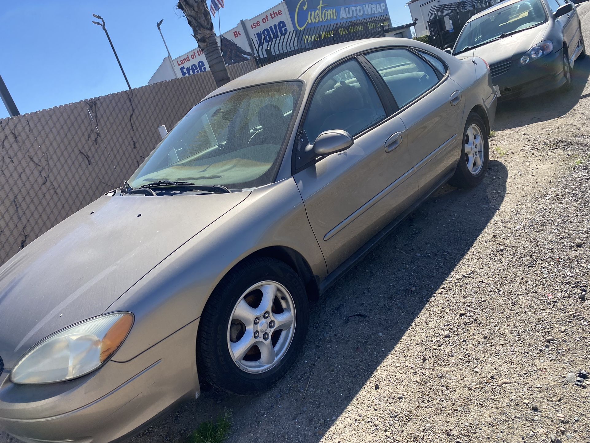 2003 Ford Taurus