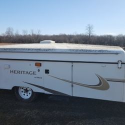 2001 Jayco Heritage Pop-Up Camper – Hunting Camper / Project – $1,500 OBO