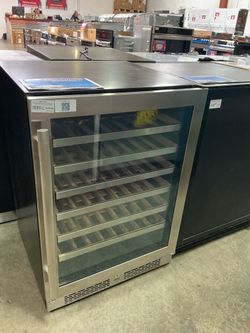 Avallon AAWC242SZRH Undercounter Wine Fridge