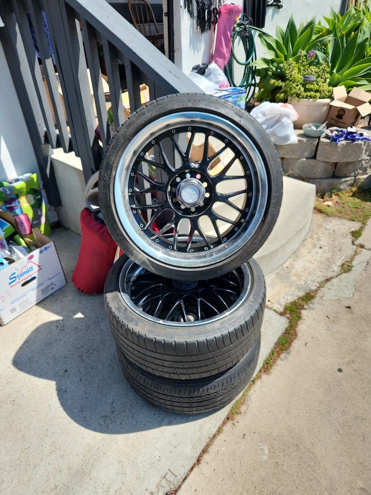 Keskin KT4 Black Rims