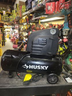HUSKY CORDED 8 GALLONS PORTABLE AIR COMPRESSOR 