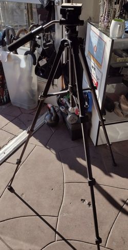 Adjustable Tripod 