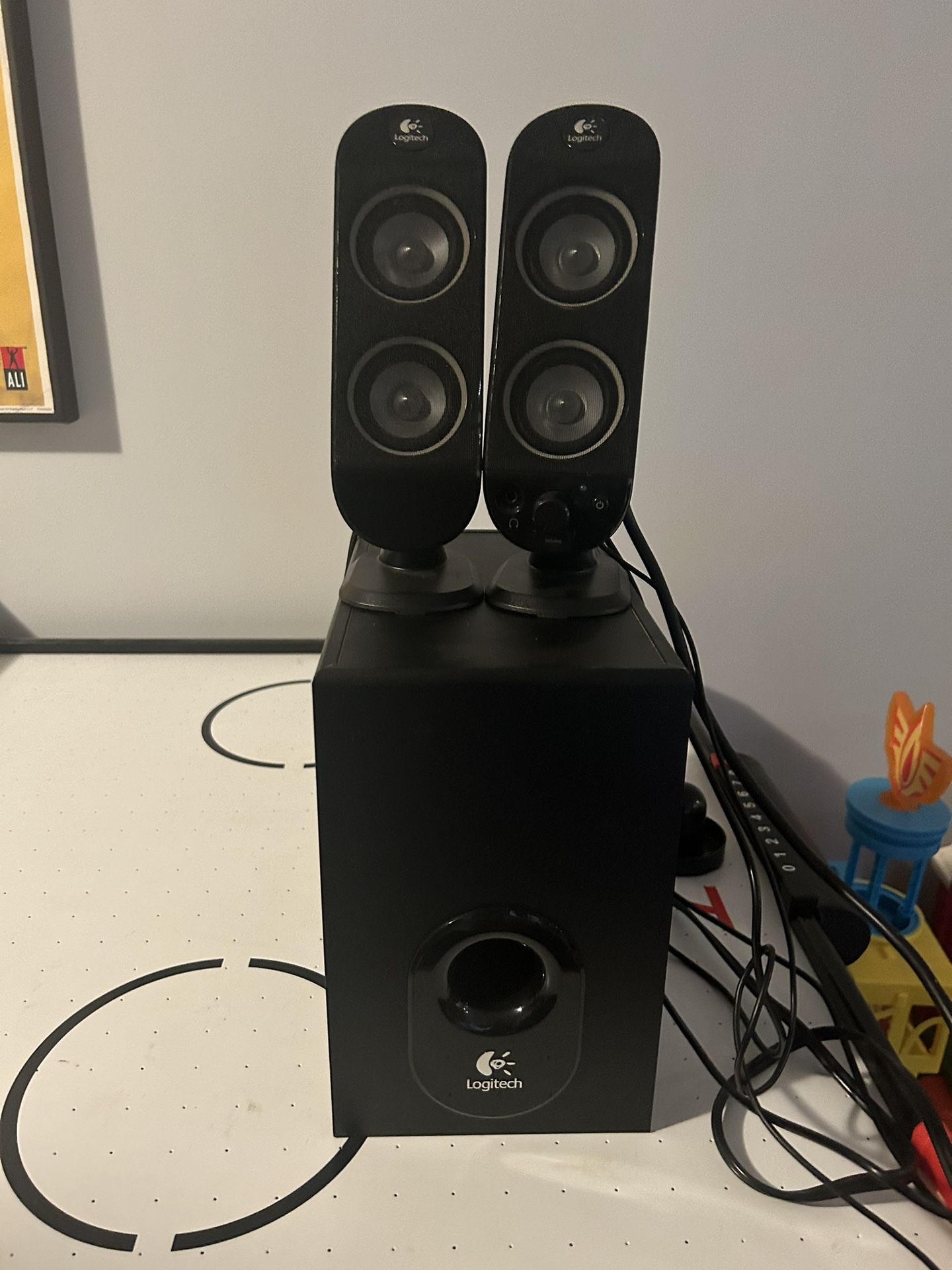 Logitech X-230 Computer Speakers / Gaming Speakers