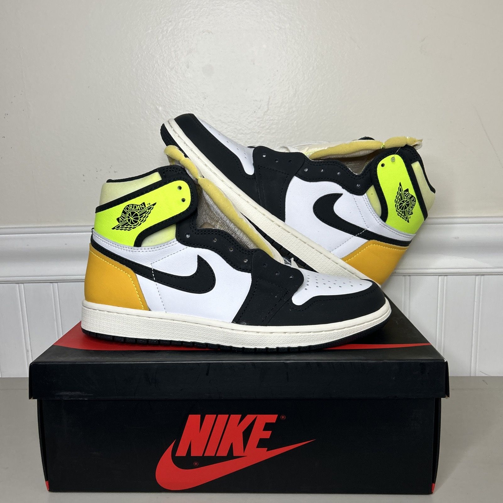 Size Jordan Retro High OG Volt