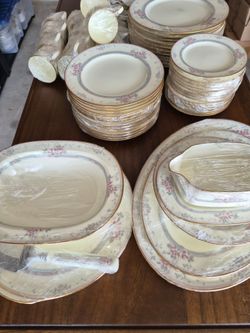 Fine China Dinnerware Set and Serveware set