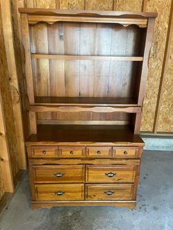 Dresser with Shelf on Top (2 pieces)