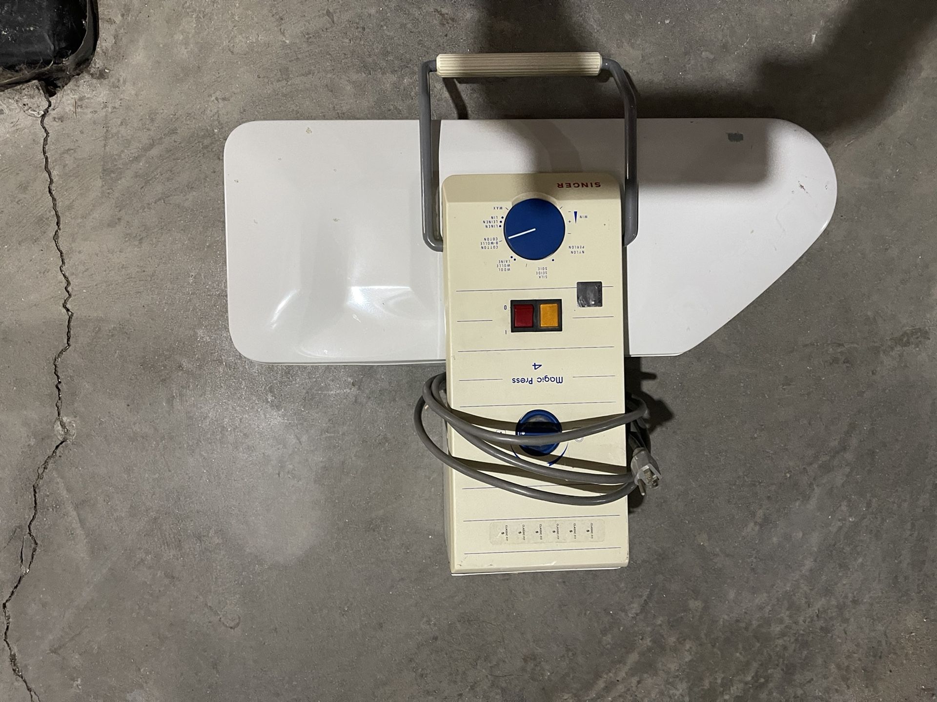 Singer Ironing Board