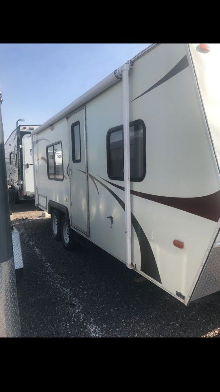 1998 NORTHWOOD ARTICFOX TRAVEL TRAILER IN GREAT SHAPE