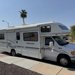 2005 Winnebago Minnie 28FT With Only 24K original Miles Must See Ready To Go
