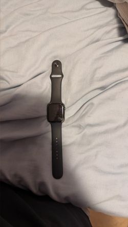 Apple Watch Series 4 broken screen