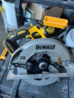 DeWalt XR Brushless Circular Saw