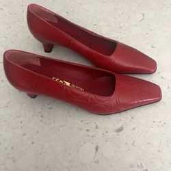 salvatore ferragamo women Red Pebble Leather Kitten Heel Pump Sillaba 5 New W/bx