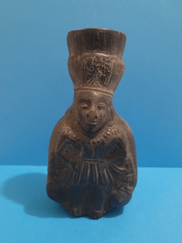 Vintage Antique Sculpture Handmade Black Terracotta, Mochica, Peru, 7".