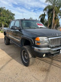 2004 GMC diesel 4 x 4 2500