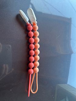Pacifier clips
