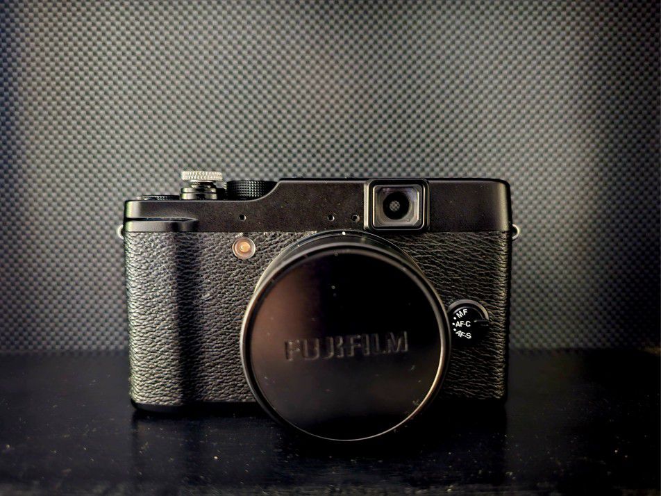 Fujifilm X10 