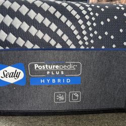 Queen Size - Sealy Posturepedic Hybrid Mattress 