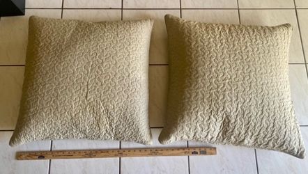 New Set of 2 Quilted Throw Pillows