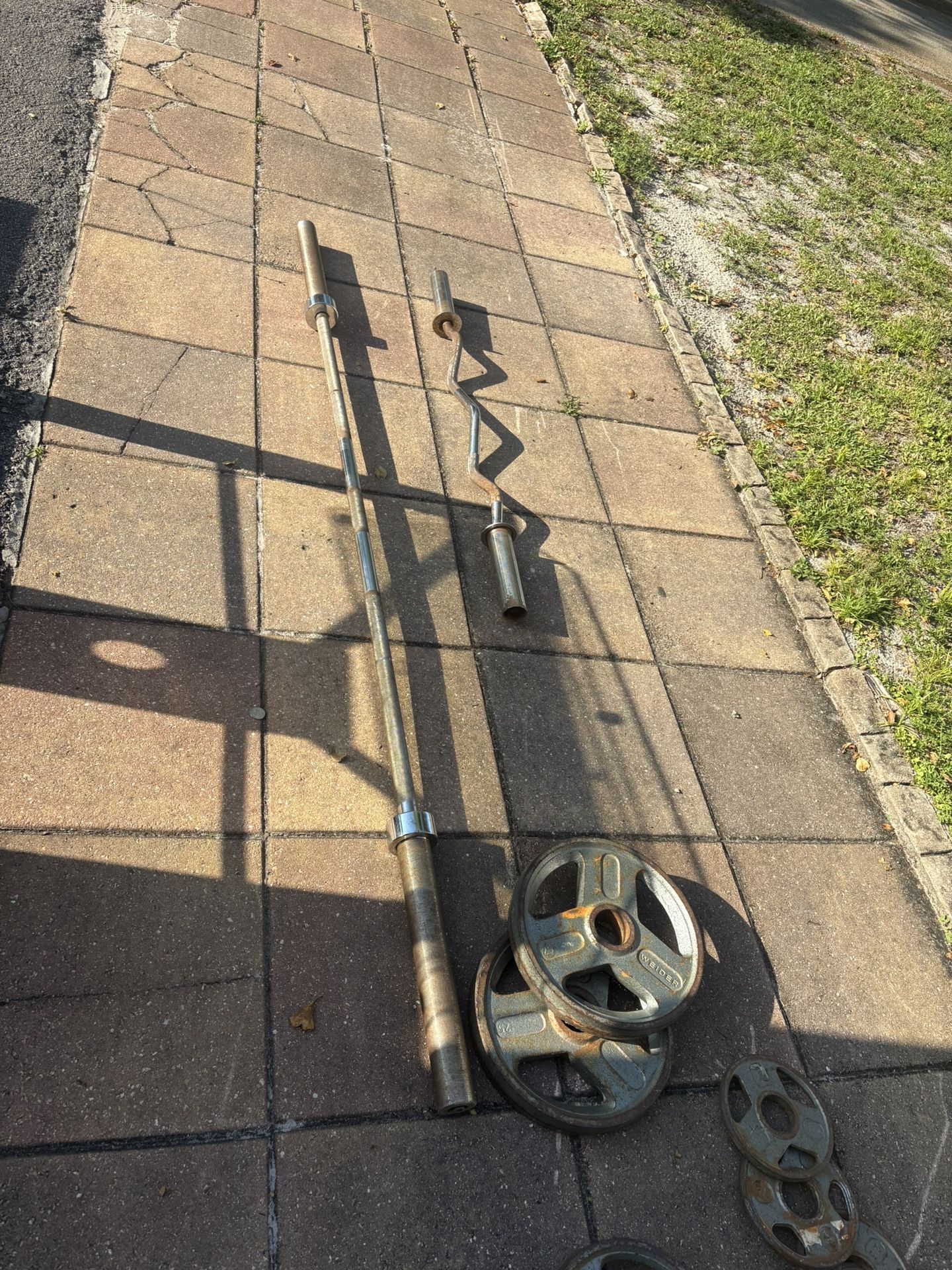 Barbell Bar, Curl Bar, Ok condition, bars do have rust