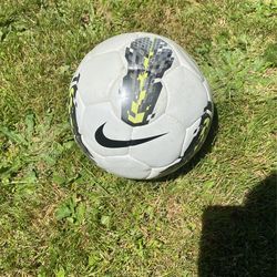 Nike Catalyst Size 5 Soccer Ball
