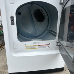 Electric Dryer Good Conditions 