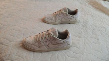 Men's Nike gym shoes