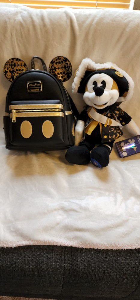 Disney Loungefly Pirates Limited edition backpack and plush 