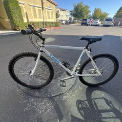 Trek 8000 mountain bike