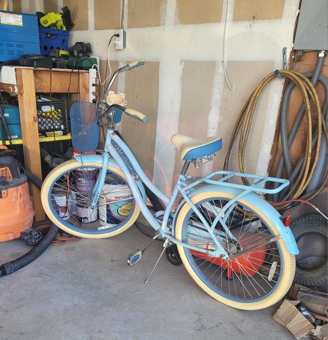 Huffy Nell Lusso Beach Cruiser Perfect Frame