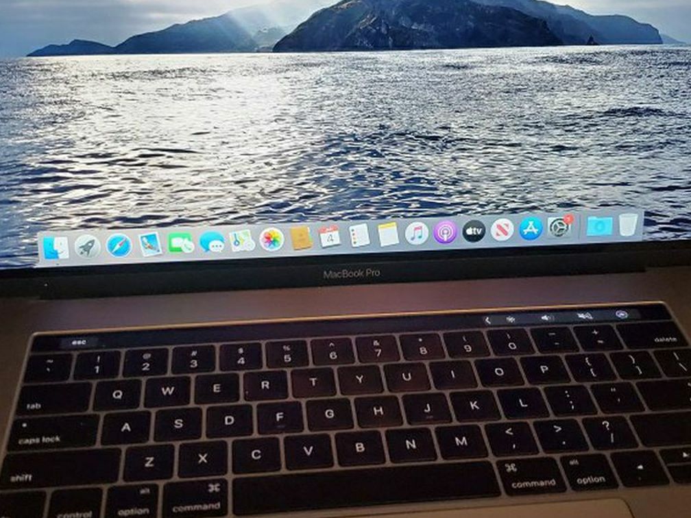 2016 Apple MacBook Pro Retina Touchbar Laptop/notebook 15" Inches I7