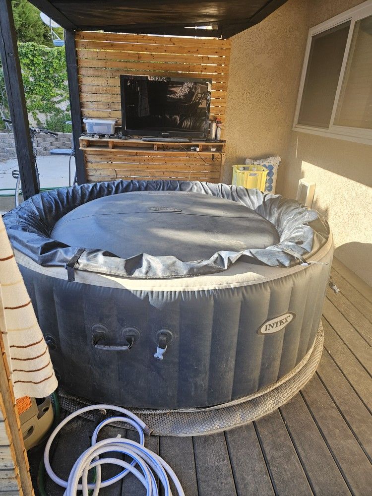 Intex Hot Tub 🔥 🥵 Works Excellent