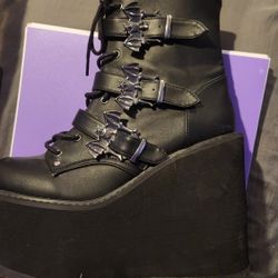 Demonia Woman's Sz10 Boots $75