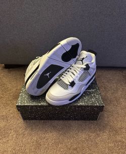 Size 10 - Jordan 4 Retro Military Black