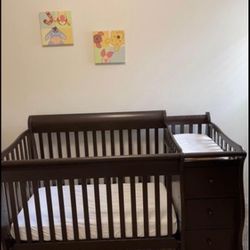 Crib With Changing Table 