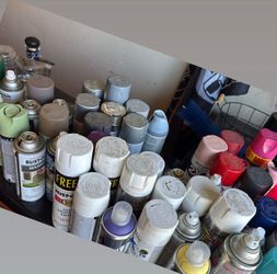 SPRAY PAINT