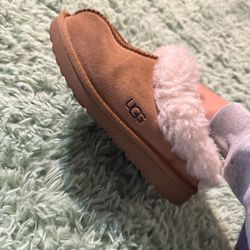 Ugg Brown fur slippers size 3