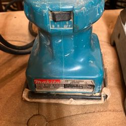 Makita Finishing Sander 