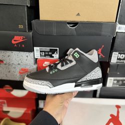 DS Jordan Green Glow 3s size 5Y 🚨BELOW RETAIL🚨